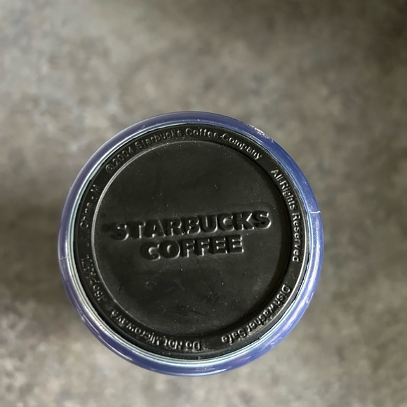 Starbucks holiday travel mug 18 ounces - Picture 4 of 6